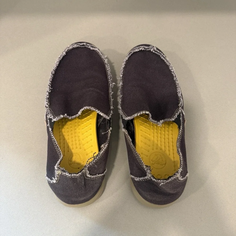 Crocs Santa Cruz Loafers Men's 10 Gray Canvas Slip Ons Comfort Beachy